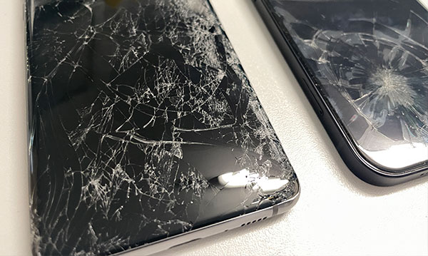 smashed screen phone